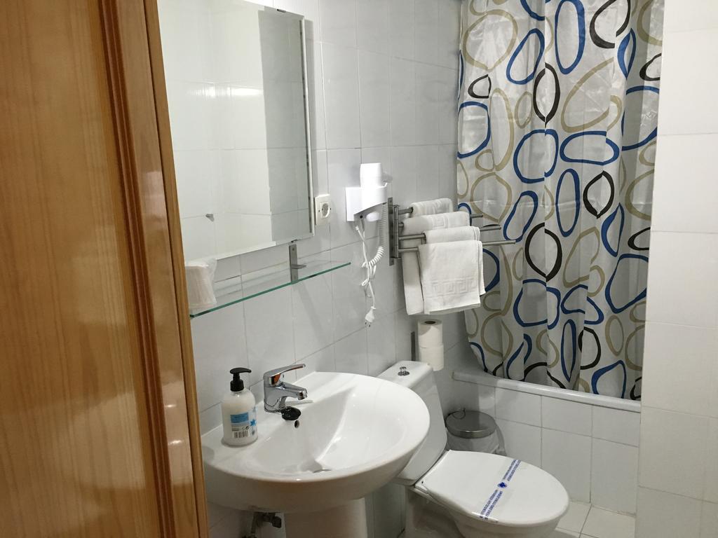 Hostal Трес Кантос Экстерьер фото