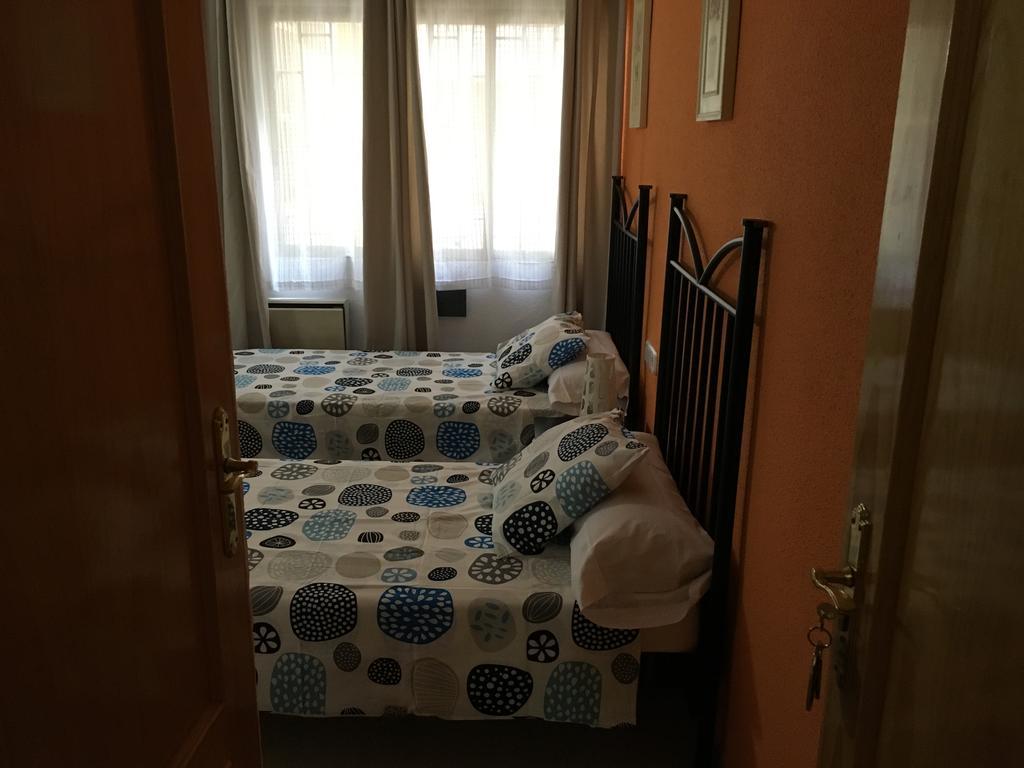 Hostal Трес Кантос Экстерьер фото